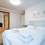 아파트 Citystay Dekerta